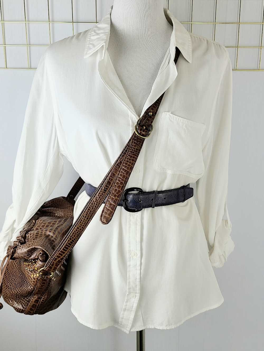 Sharif Made in USA Studded Fold Over Drawstring Vintage Leather Bucket Bag - Picture 11 of 12